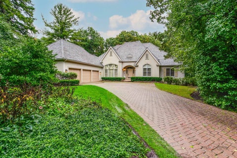 Photo of 1 Briarwood Lane, Lincolnshire, IL 60069 (MLS # 12748010)