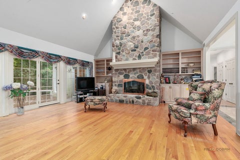 Tiny photo for 1 Briarwood Lane, Lincolnshire, IL 60069 (MLS # 12748010)