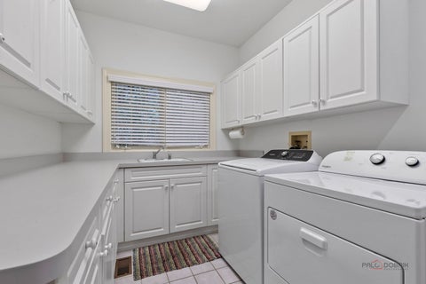 Tiny photo for 1 Briarwood Lane, Lincolnshire, IL 60069 (MLS # 12748010)