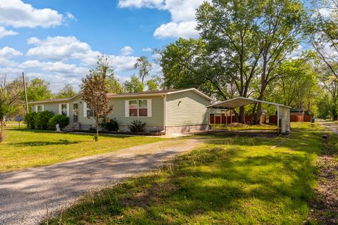 Tiny photo for 104 S Wells Street, Duquoin, IL 62832 (MLS # 12621184)
