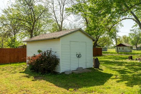 Tiny photo for 104 S Wells Street, Duquoin, IL 62832 (MLS # 12621184)