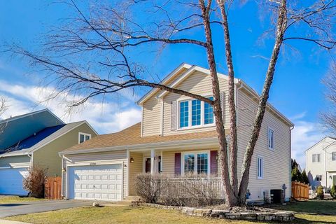 Photo of 5335 Lansbury Circle, Lake In The Hills, IL 60156 (MLS # 12547569)