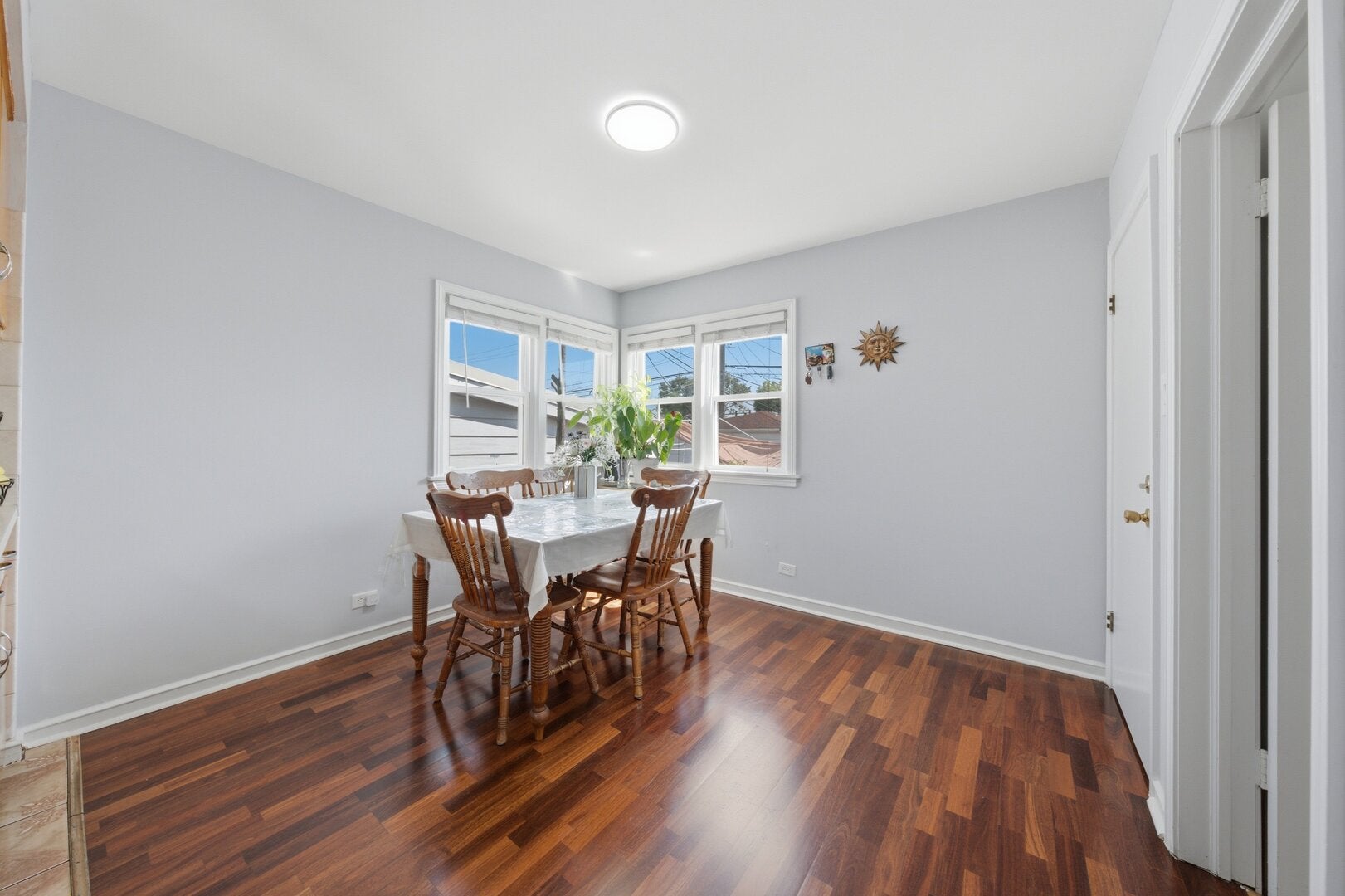 3707 W 70th Place W