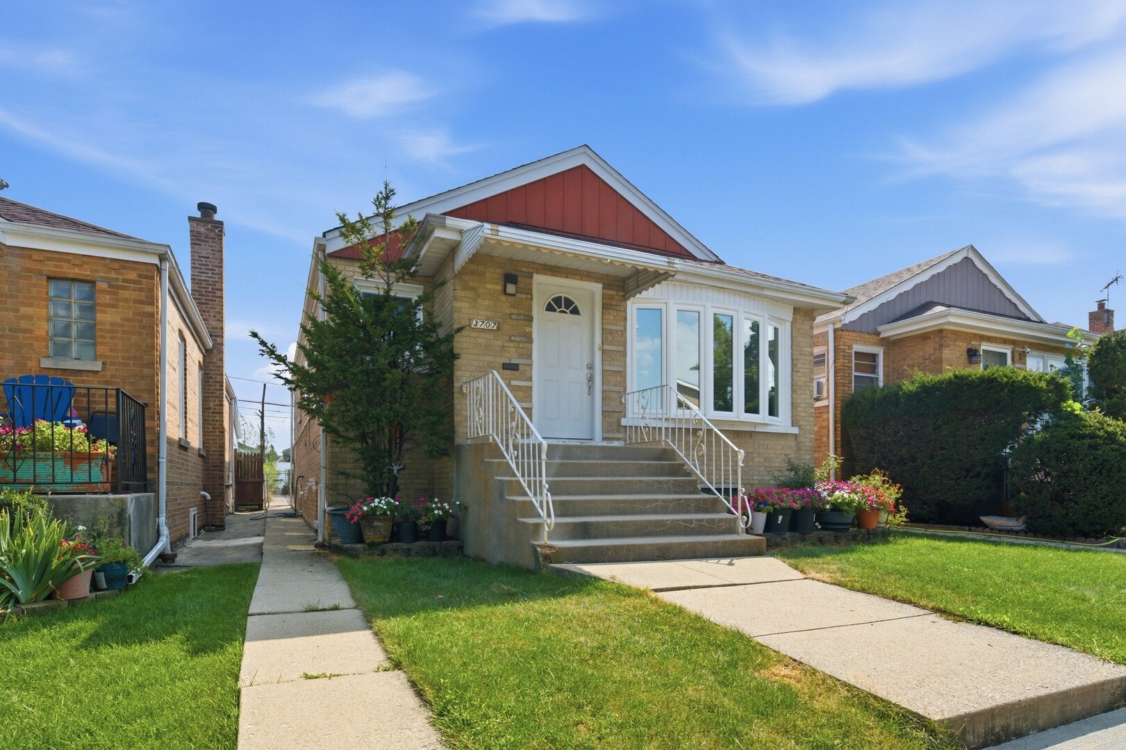 3707 W 70th Place W
