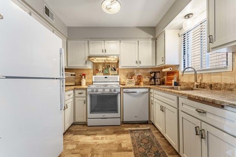 Tiny photo for 6005 N Neola Avenue #1B, Chicago, IL 60631 (MLS # 12747276)