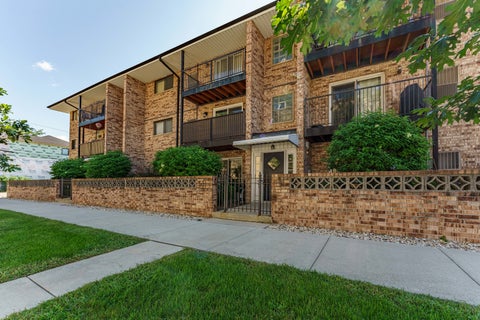 Photo of 6005 N Neola Avenue #1B, Chicago, IL 60631 (MLS # 12747276)