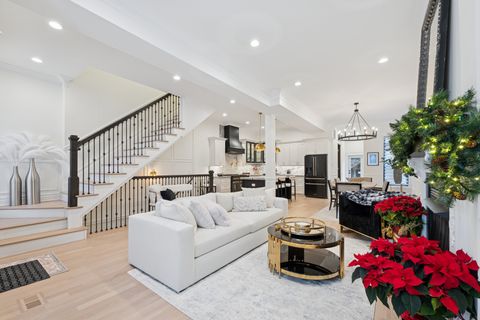 Tiny photo for 515 E Oakwood Boulevard, Chicago, IL 60653 (MLS # 12535051)