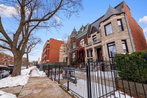 Tiny photo for 515 E Oakwood Boulevard, Chicago, IL 60653 (MLS # 12535051)