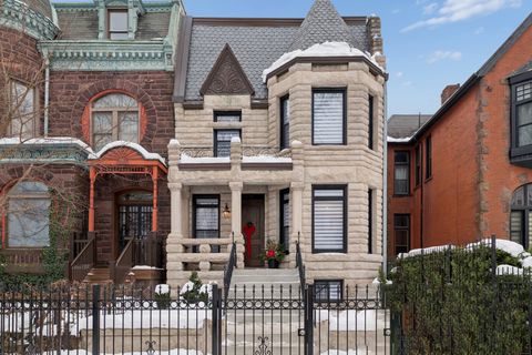 Photo of 515 E Oakwood Boulevard, Chicago, IL 60653 (MLS # 12535051)