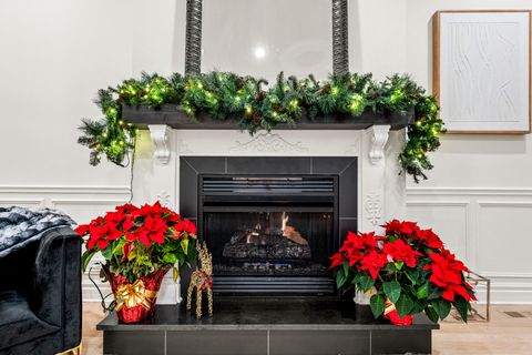 Tiny photo for 515 E Oakwood Boulevard, Chicago, IL 60653 (MLS # 12535051)