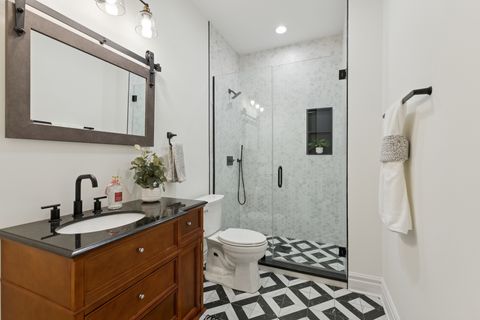 Tiny photo for 515 E Oakwood Boulevard, Chicago, IL 60653 (MLS # 12535051)