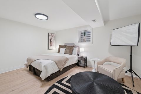 Tiny photo for 515 E Oakwood Boulevard, Chicago, IL 60653 (MLS # 12535051)