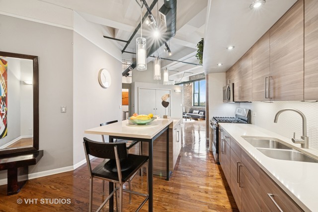 2222 W Diversey Avenue 407