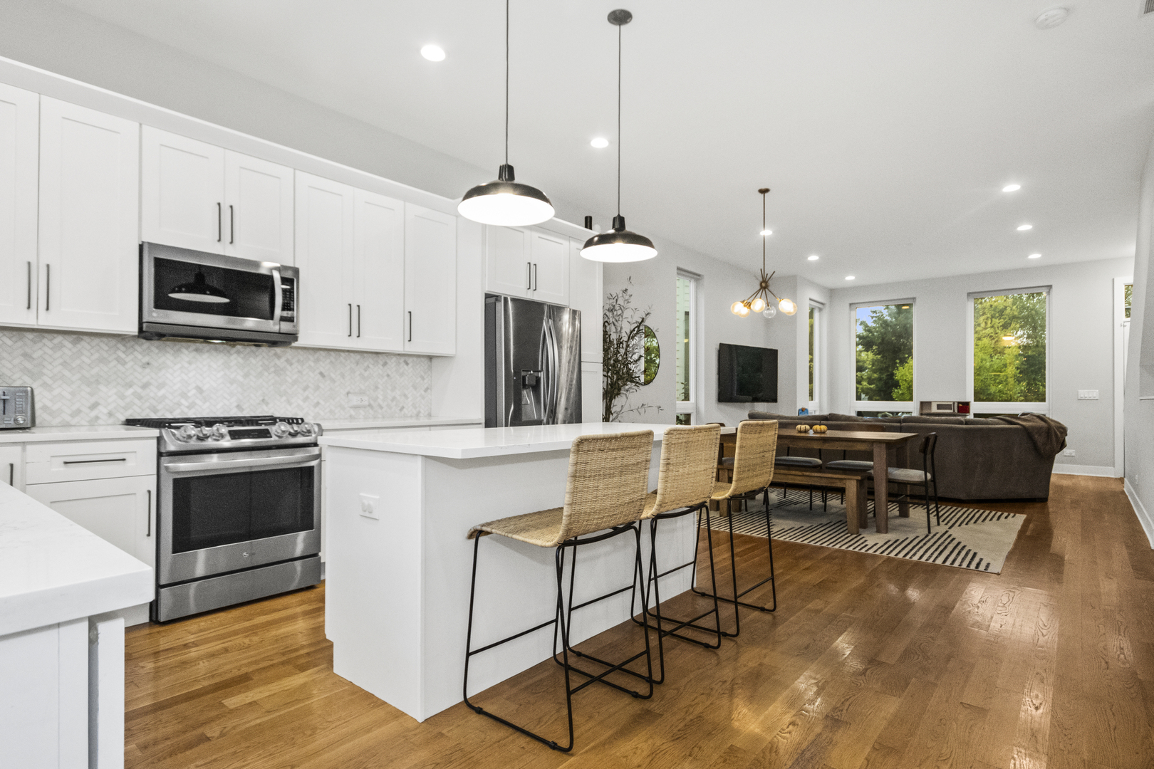 4419 W Waveland Avenue