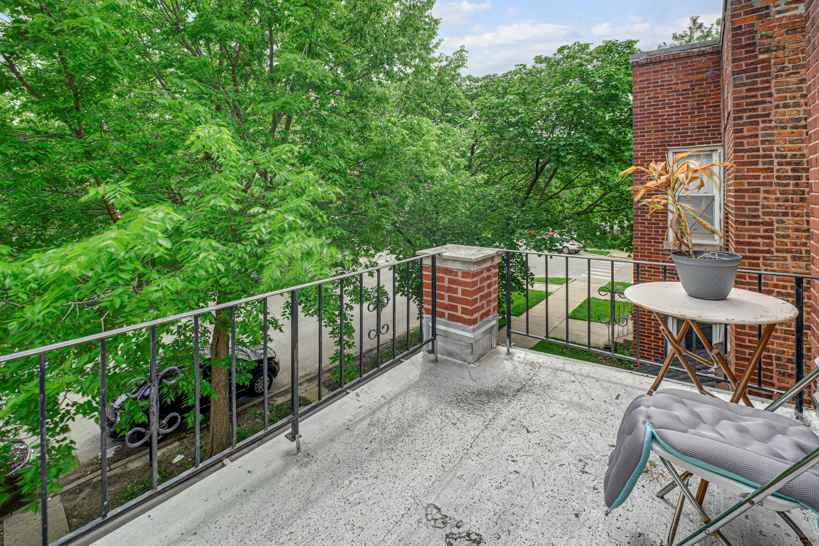 1440 E 76th Street
