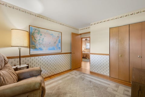 Tiny photo for 472 W Walnut Avenue, Des Plaines, IL 60016 (MLS # 12674753)