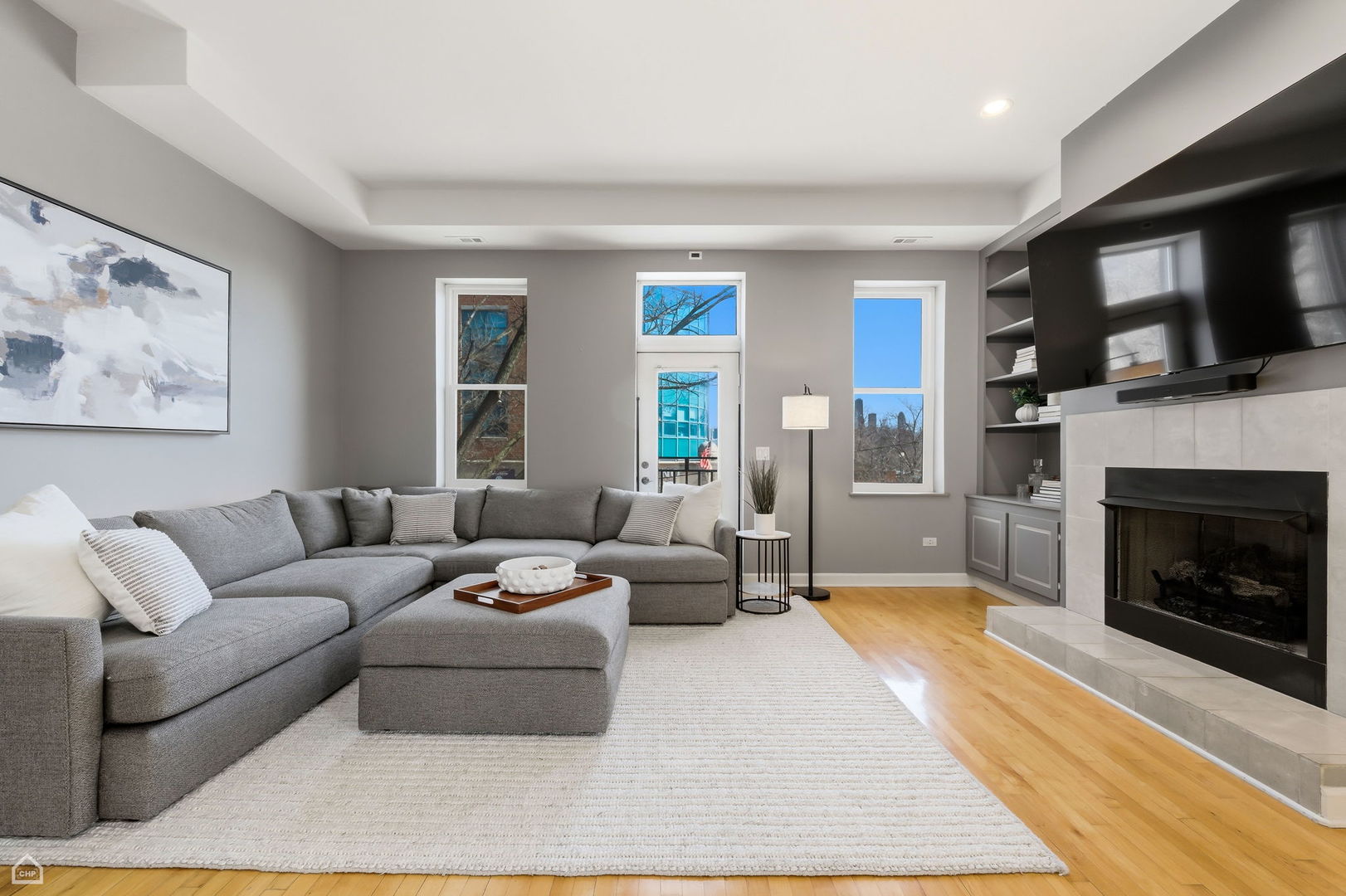 1500 N Greenview Avenue 2F