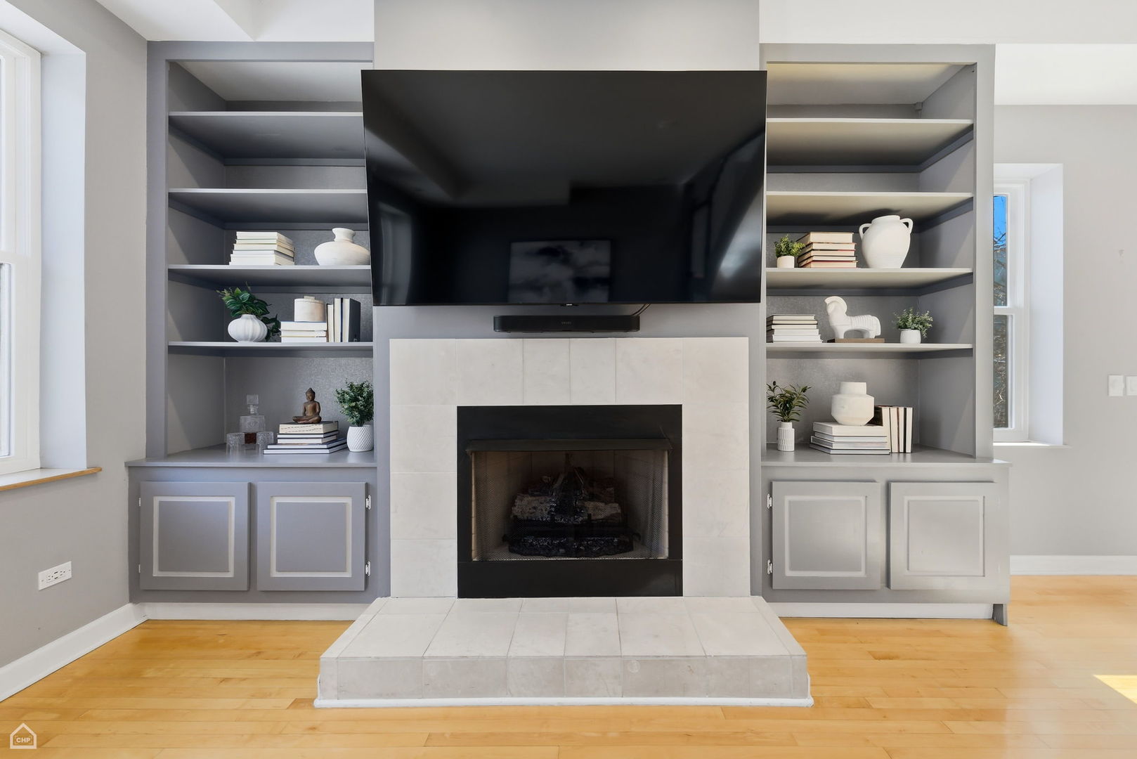 1500 N Greenview Avenue 2F