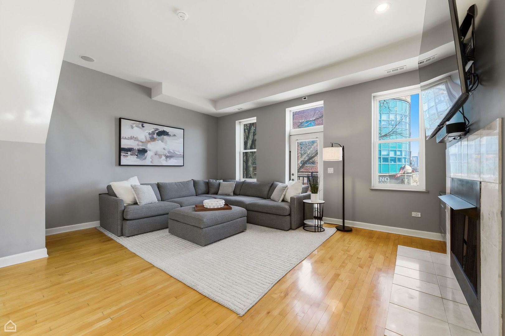 1500 N Greenview Avenue 2F