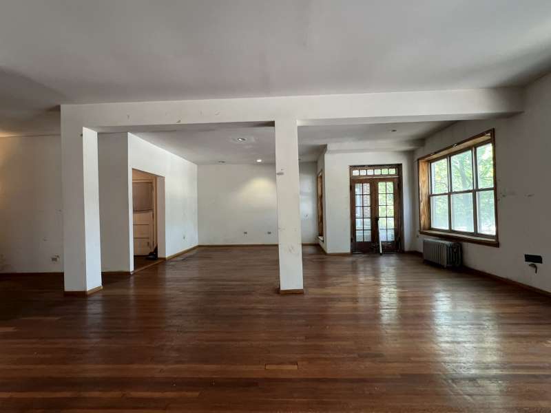 1059 E Hyde Park Boulevard 1