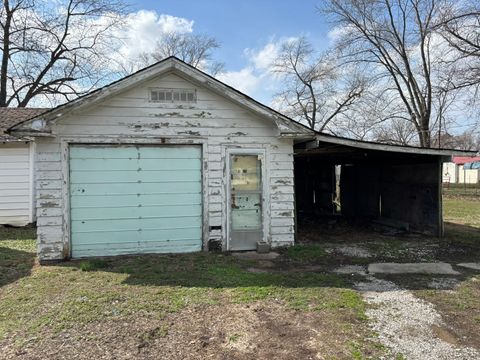 Tiny photo for 107 Dewolf Street, Odin, IL 62870 (MLS # 12588893)