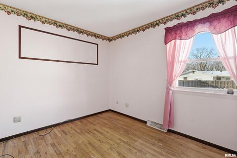 Tiny photo for 1110 HILLANDALE Road, Davenport, IA 52804 (MLS # QC4270092)