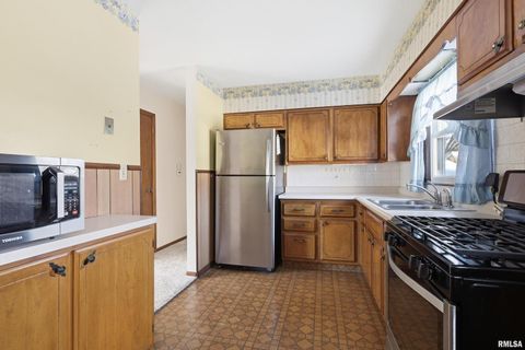 Tiny photo for 1110 HILLANDALE Road, Davenport, IA 52804 (MLS # QC4270092)