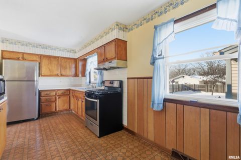 Tiny photo for 1110 HILLANDALE Road, Davenport, IA 52804 (MLS # QC4270092)