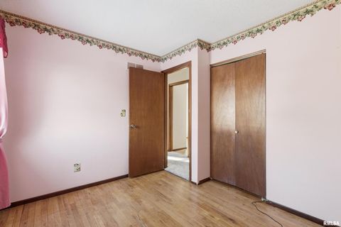 Tiny photo for 1110 HILLANDALE Road, Davenport, IA 52804 (MLS # QC4270092)