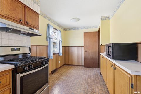 Tiny photo for 1110 HILLANDALE Road, Davenport, IA 52804 (MLS # QC4270092)