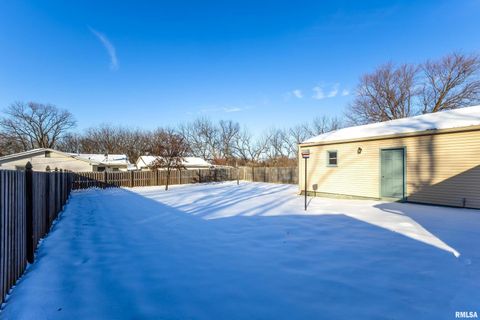 Tiny photo for 1110 HILLANDALE Road, Davenport, IA 52804 (MLS # QC4270092)