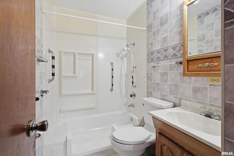 Tiny photo for 1110 HILLANDALE Road, Davenport, IA 52804 (MLS # QC4270092)