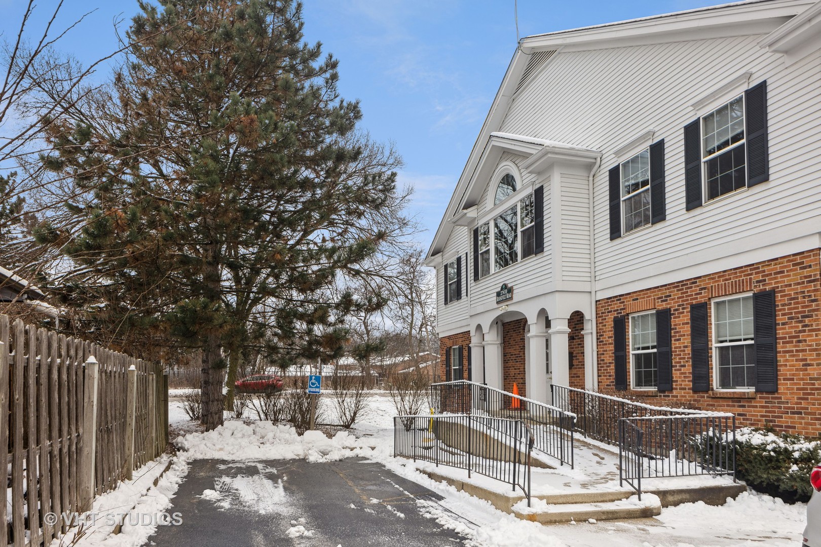 27w130 Roosevelt Road