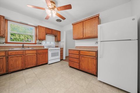 Tiny photo for 510 S 6th Avenue, La Grange, IL 60525 (MLS # 12466561)