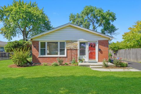 Tiny photo for 510 S 6th Avenue, La Grange, IL 60525 (MLS # 12466561)