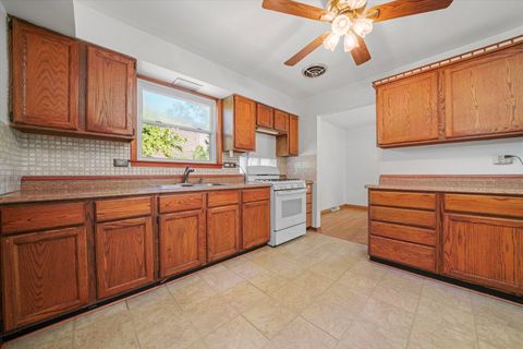 Tiny photo for 510 S 6th Avenue, La Grange, IL 60525 (MLS # 12466561)