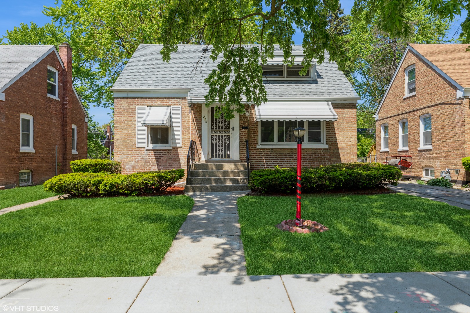 216 E 141st Place