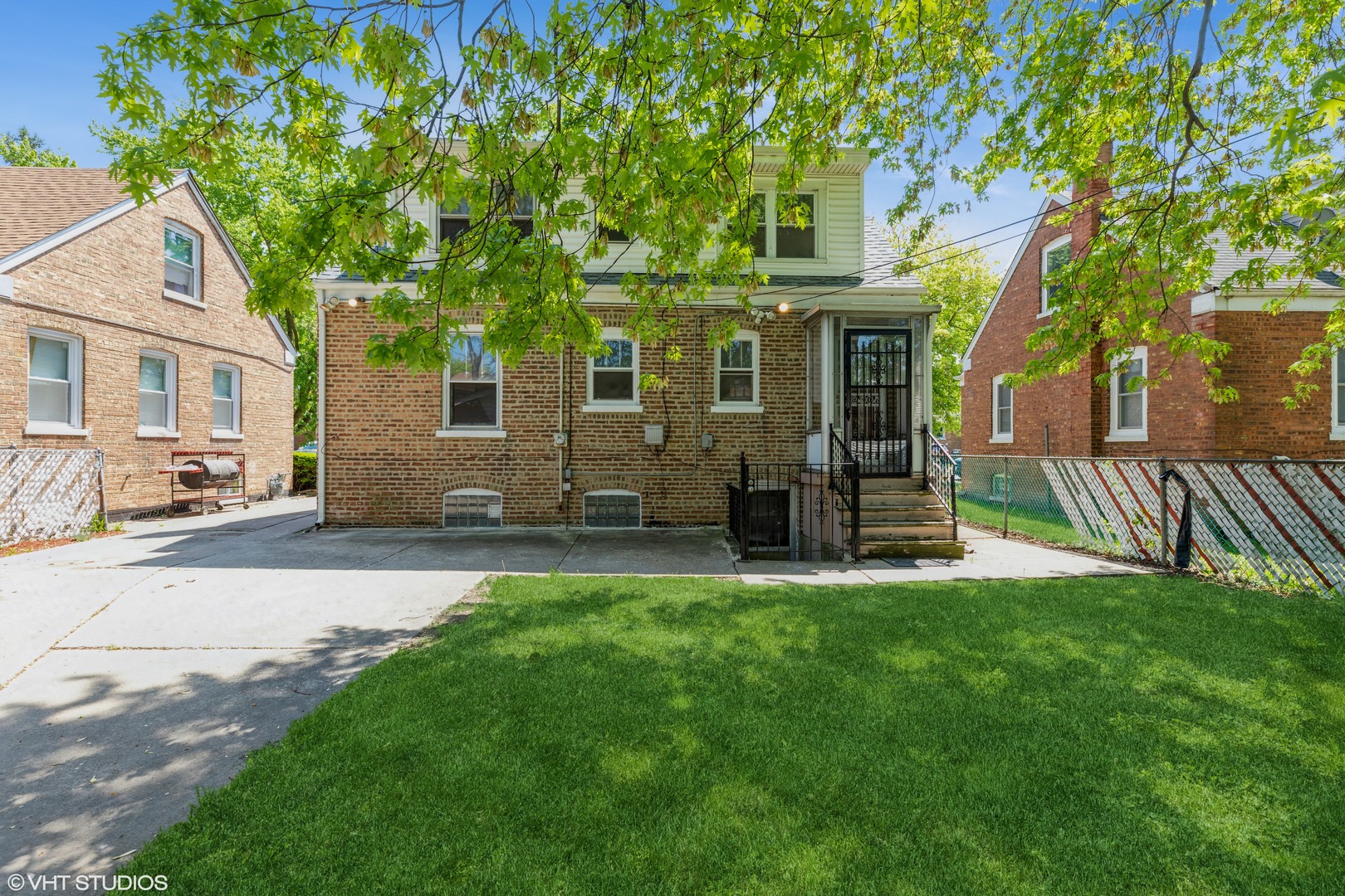 216 E 141st Place