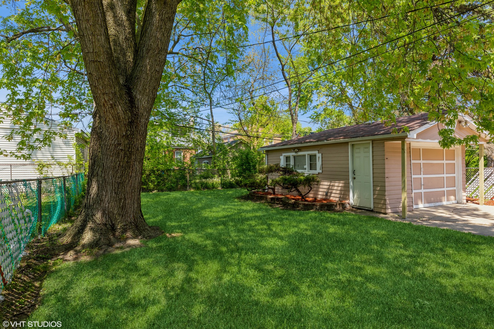 216 E 141st Place