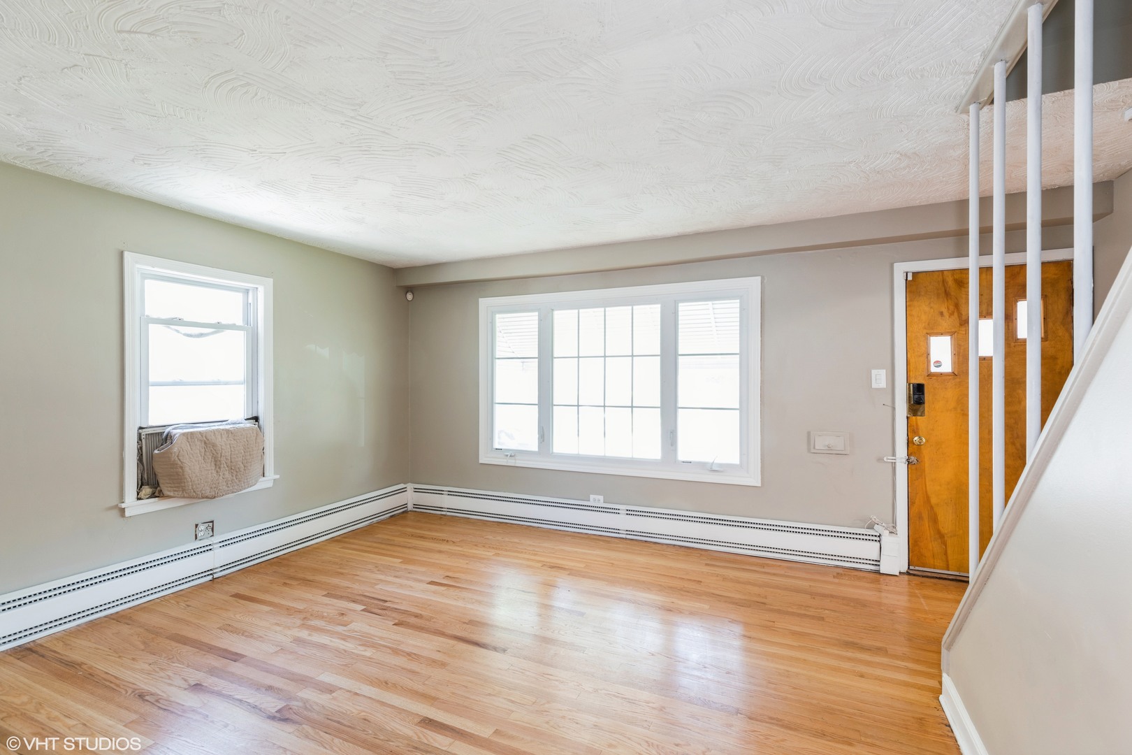 216 E 141st Place