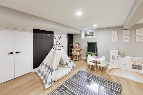Tiny photo for 517 S Pine Street, Mount Prospect, IL 60056 (MLS # 12787676)