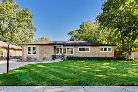 Photo of 517 S Pine Street, Mount Prospect, IL 60056 (MLS # 12787676)
