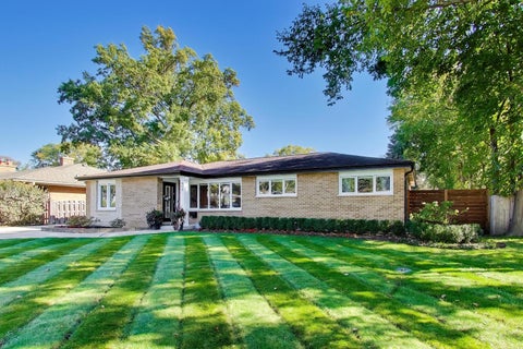 Tiny photo for 517 S Pine Street, Mount Prospect, IL 60056 (MLS # 12787676)