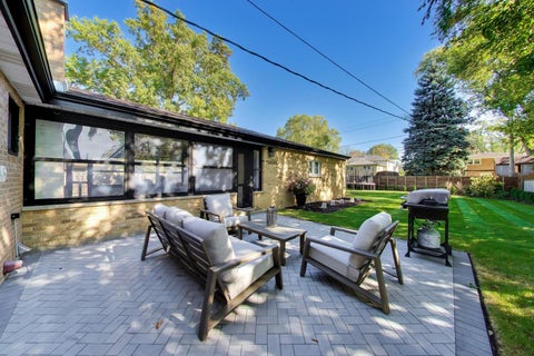 Tiny photo for 517 S Pine Street, Mount Prospect, IL 60056 (MLS # 12787676)