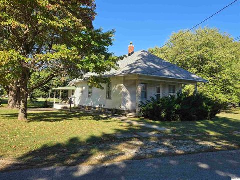 Photo of 401 Ravenscroft Ave. Ave, Versailles, IL 62378 (MLS # 12491641)