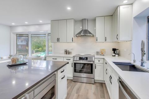 Tiny photo for 1925 Ivy Lane, Northbrook, IL 60062 (MLS # 12514097)