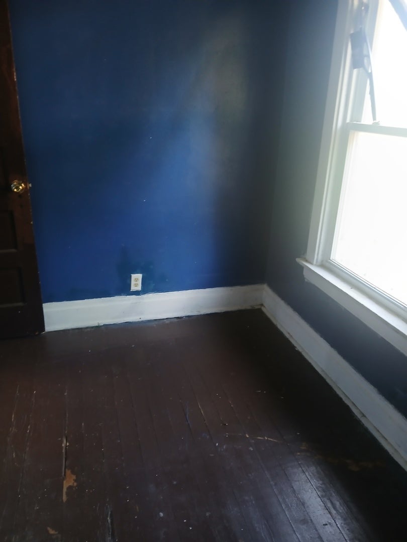 1023 W 104th Street