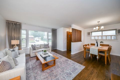 Tiny photo for 220 N Martha Street, Lombard, IL 60148 (MLS # 12490719)