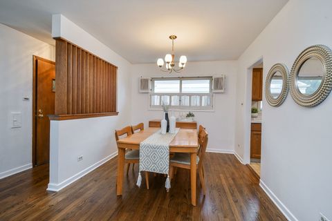 Tiny photo for 220 N Martha Street, Lombard, IL 60148 (MLS # 12490719)