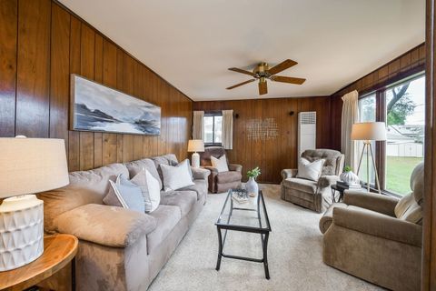 Tiny photo for 220 N Martha Street, Lombard, IL 60148 (MLS # 12490719)